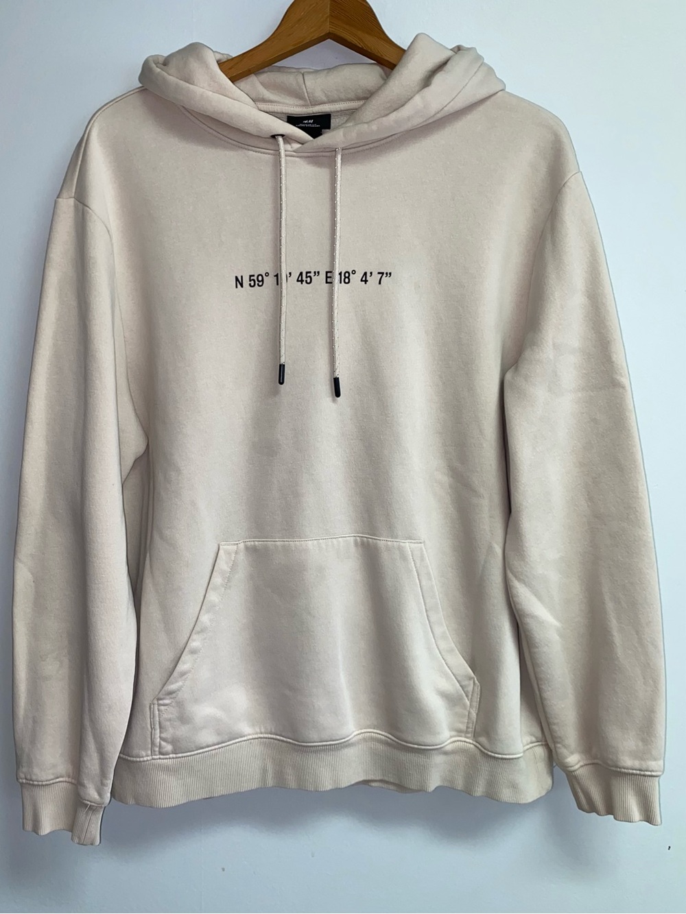 H&M HOODIE - LARGE